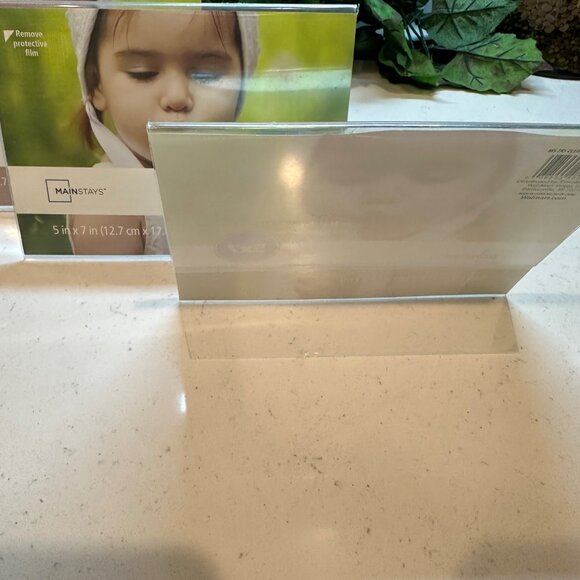 Mainstays 5x7 Clear Acrylic Picture Frames Set Of 3 - Picture 5 of 5